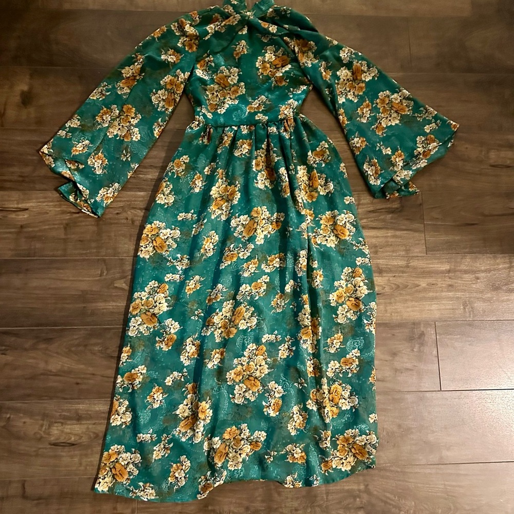 Unique Vintage Green Floral Maxi Dress